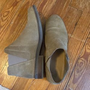 Clarks suede ankle booties size 8.5